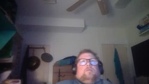 HandicappedLaugher online show from October 18, 6:37 am