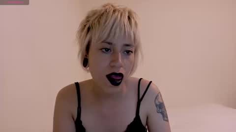 Snapshot of tryp666 chatting on September 16, 10:33 pm Cait online show from September 16, 10:33 pm