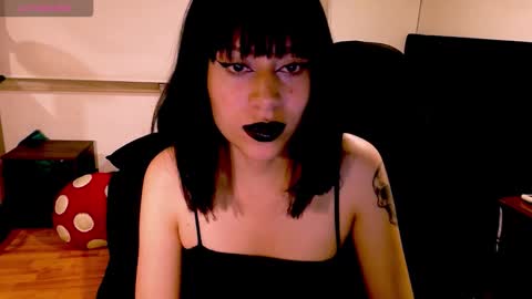 Snapshot of tryp666 chatting on November 4, 2:10 am Cait online show from November 4, 2:10 am