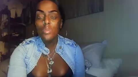 Snapshot of tsamberwhite007 chatting on November 15, 4:10 am Amber White online show from November 15, 4:10 am