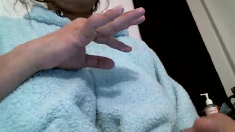 Snapshot of tsbellaflor chatting on February 4, 8:28 pm Bella online show from February 4, 8:28 pm