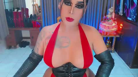 Snapshot of tsbubblebutt chatting on February 8, 9:03 am Tsbubblebutt online show from February 8, 9:03 am