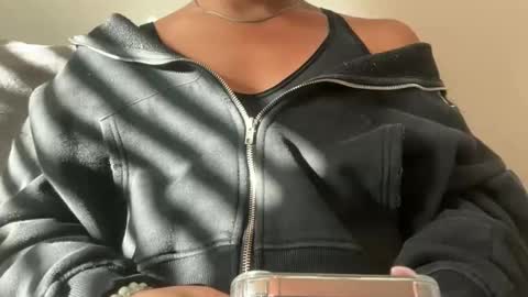 Snapshot of tsj777 chatting on November 18, 8:13 pm tsj777 online show from November 18, 8:13 pm