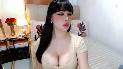 Snapshot of tspearlofasia chatting on February 3, 6:02 am Graciella online show from February 3, 6:02 am