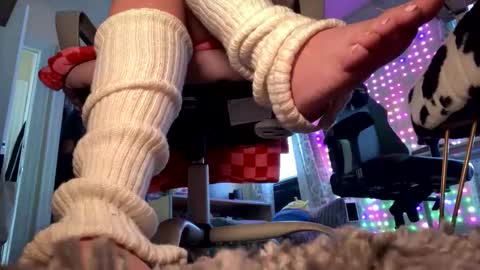 MOCHI NEXT DOOR online show from September 10, 6:52 pm