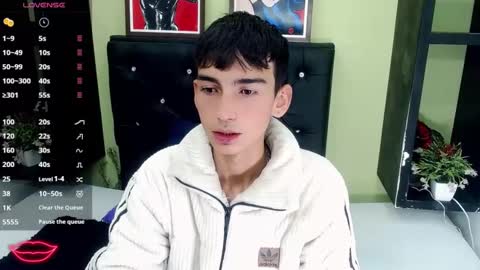 Snapshot of ttimy_x_boy chatting on March 1, 8:42 pm ttimy online show from March 1, 8:42 pm