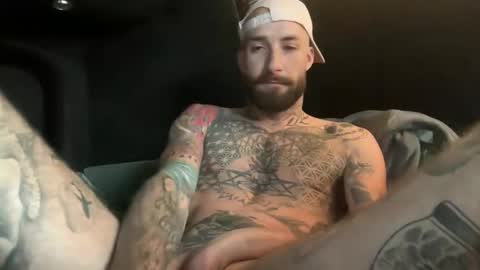 Snapshot of tuhands chatting on October 24, 1:29 pm Tuhands online show from October 24, 1:29 pm