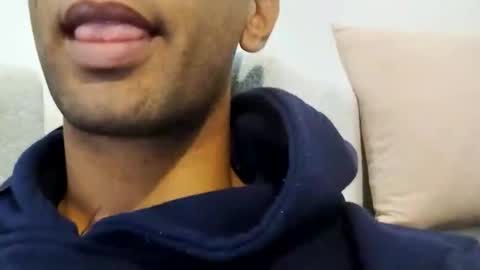 Snapshot of tunisiensexyguy chatting on December 15, 1:59 pm TunisienSexyGuy online show from December 15, 1:59 pm