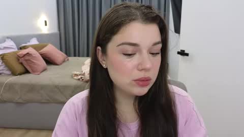 Snapshot of tutti_frutti_ chatting on February 13, 9:27 pm Ariana online show from February 13, 9:27 pm