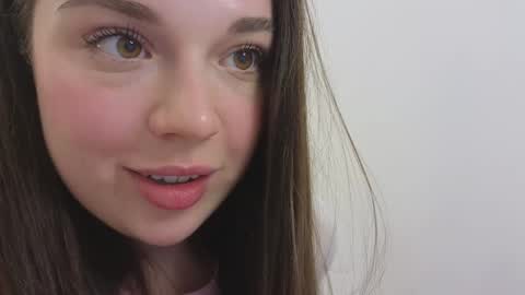 Snapshot of tutti_frutti_ chatting on March 8, 11:39 pm Ariana online show from March 8, 11:39 pm