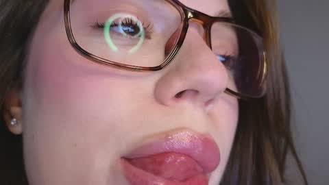 Snapshot of tutti_frutti_ chatting on November 29, 9:29 pm Ariana online show from November 29, 9:29 pm