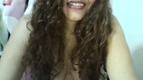 Snapshot of tuzusy chatting on February 14, 1:29 pm tuzusy online show from February 14, 1:29 pm