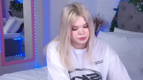 Hallie online show from December 28, 4:19 am