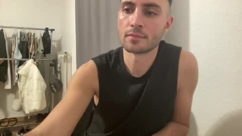 Snapshot of twikboy chatting on November 1, 9:06 pm Twinkboy online show from November 1, 9:06 pm