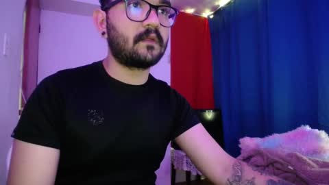 TwinFlamesXX online show from February 24, 5:44 pm