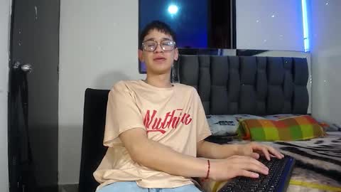 Snapshot of twink_daren chatting on January 31, 6:03 pm Mr Daren online show from January 31, 6:03 pm