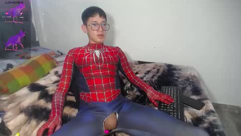 Snapshot of twink_daren chatting on February 1, 12:07 am Mr Daren online show from February 1, 12:07 am