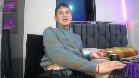 Snapshot of twink_daren chatting on February 15, 6:01 pm Mr Daren online show from February 15, 6:01 pm