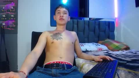 Snapshot of twink_daren chatting on February 18, 12:37 am Mr Daren online show from February 18, 12:37 am