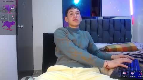 Snapshot of twink_daren chatting on February 26, 7:05 pm Mr Daren online show from February 26, 7:05 pm