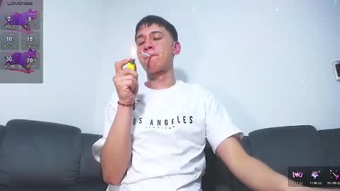 Snapshot of twink_daren chatting on March 6, 12:21 am Mr Daren online show from March 6, 12:21 am