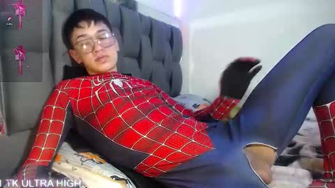 Snapshot of twink_daren chatting on March 11, 12:00 am Mr Daren online show from March 11, 12:00 am