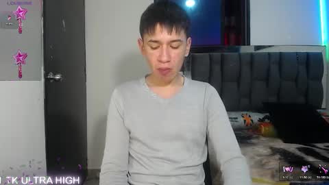 Snapshot of twink_daren chatting on March 12, 5:49 pm Mr Daren online show from March 12, 5:49 pm