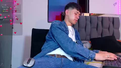 Snapshot of twink_daren chatting on September 13, 5:13 pm Mr Daren online show from September 13, 5:13 pm