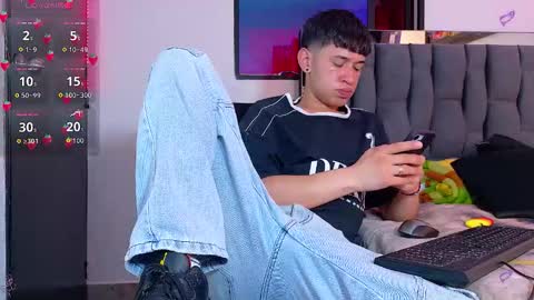 Snapshot of twink_daren chatting on September 16, 5:47 pm Mr Daren online show from September 16, 5:47 pm