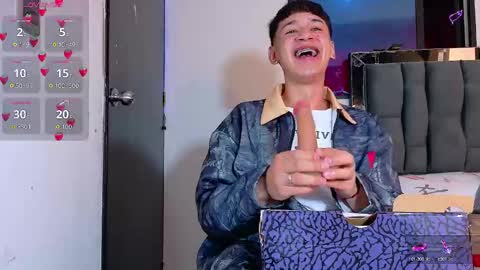 Snapshot of twink_daren chatting on September 19, 4:51 pm Mr Daren online show from September 19, 4:51 pm