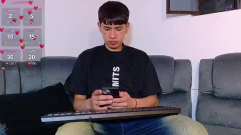 Snapshot of twink_daren chatting on October 4, 6:28 pm Mr Daren online show from October 4, 6:28 pm