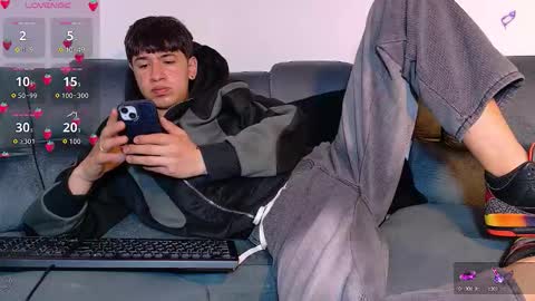 Snapshot of twink_daren chatting on October 8, 5:21 pm Mr Daren online show from October 8, 5:21 pm