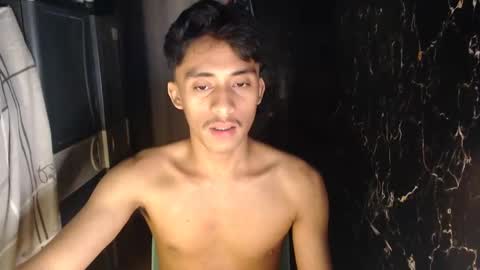 Snapshot of twink_hairyass69 chatting on December 4, 2:59 pm Aladin online show from December 4, 2:59 pm