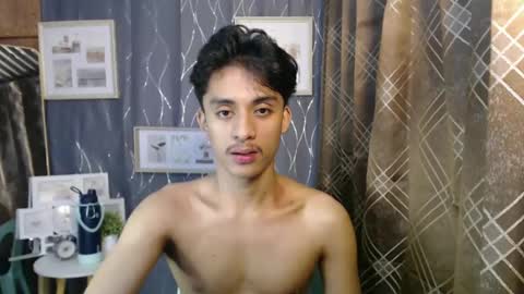 Snapshot of twink_hairyass69 chatting on December 29, 2:10 pm Aladin online show from December 29, 2:10 pm