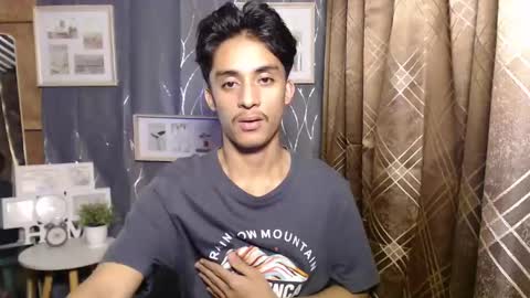 Snapshot of twink_hairyass69 chatting on January 4, 4:00 pm Aladin online show from January 4, 4:00 pm