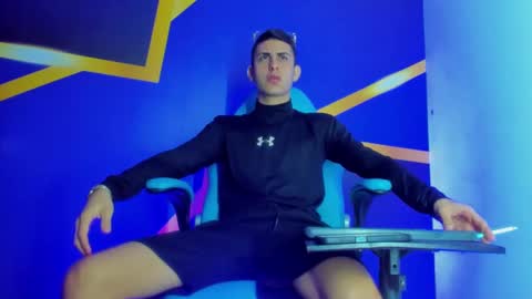 twink_scott19 online show from November 12, 12:16 pm