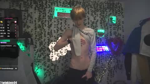 Snapshot of twinkben04 chatting on November 12, 10:30 pm Ben online show from November 12, 10:30 pm