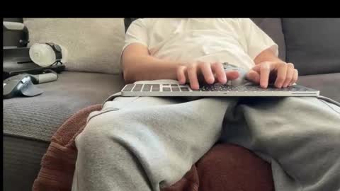 Tell me what to do online show from February 22, 8:18 pm