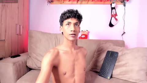 Snapshot of twinksboys_23 chatting on November 18, 2:43 pm twinksboys_23 online show from November 18, 2:43 pm