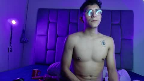 twinksecrets_ online show from March 8, 12:09 pm