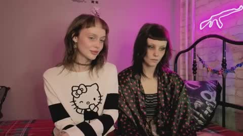 Sin and Skin online show from April 21, 3:50 pm