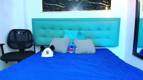 twinslovers_ online show from October 12, 5:06 am