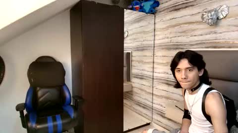 twinslovers_ online show from December 1, 9:53 pm