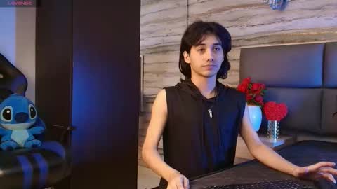 twinslovers_ online show from February 19, 4:19 am