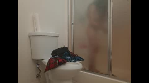 Snapshot of twistedlilpunk chatting on February 18, 12:59 am twistedlilpunk online show from February 18, 12:59 am