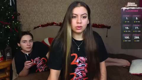 Snapshot of twobabesweet chatting on December 30, 7:04 am Welcome guys We Lili and Vic PVT open online show from December 30, 7:04 am