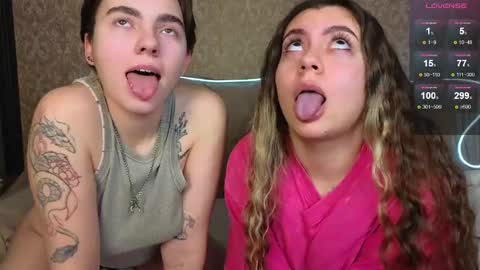 Snapshot of twobabesweet chatting on February 1, 3:19 am Welcome guys We Lili and Vic PVT open online show from February 1, 3:19 am