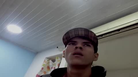 twobadboysonequeen online show from January 17, 7:28 pm