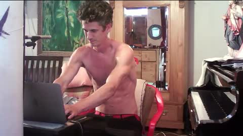 TobeBritta online show from November 1, 7:16 pm