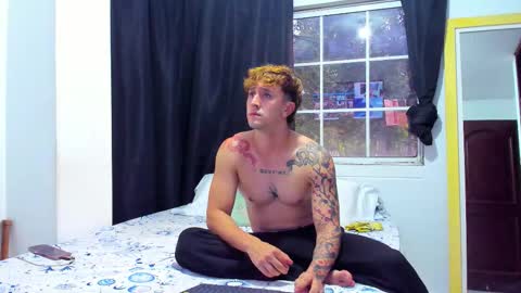 Snapshot of twunk_mescal chatting on November 3, 10:32 pm Matias online show from November 3, 10:32 pm